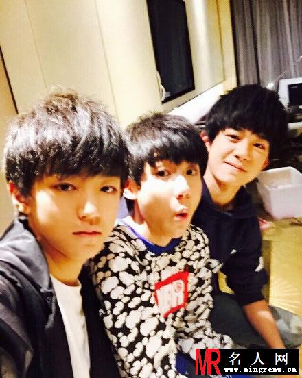 TFBOYS王俊凯2015最新生活照 充满阳光微笑温暖(1)