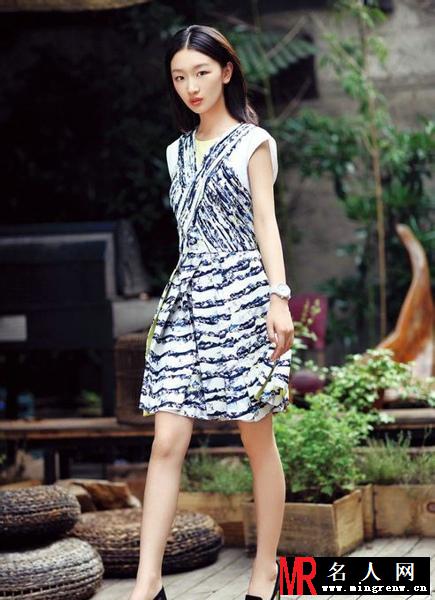 清纯谋女郎周冬雨摇身变成熟小女人(1)