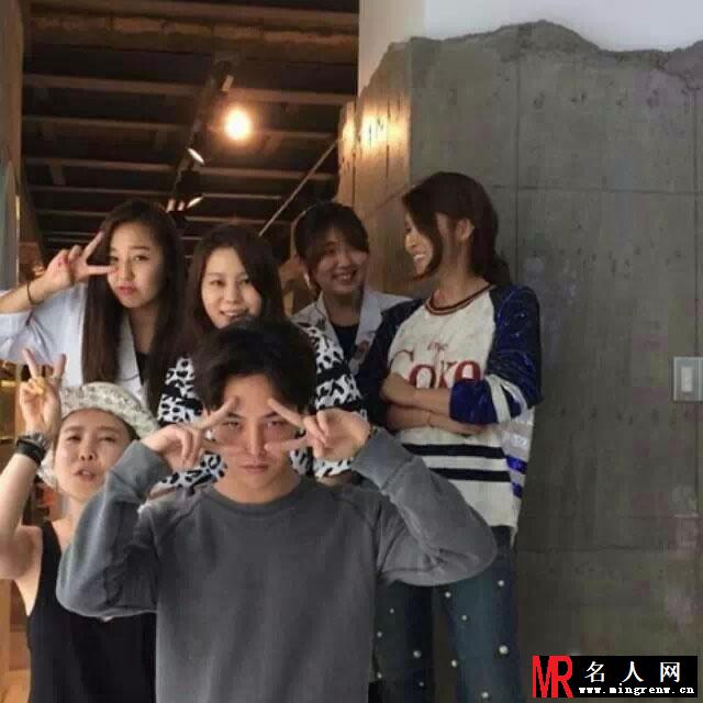 Bigbang权志龙生活照 素颜展帅气笑脸(1)