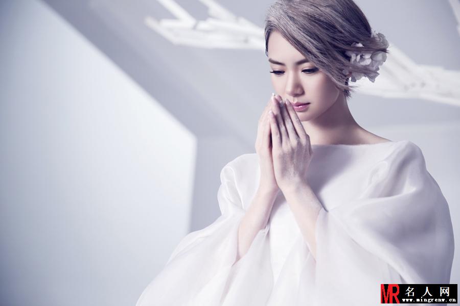 戚薇纯白写真 宛如雪白女神(1)