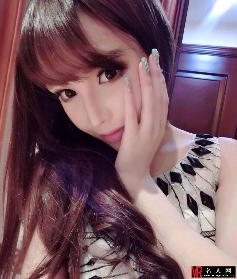 北舞惊现翻版Baby 自拍秀豪乳(1)