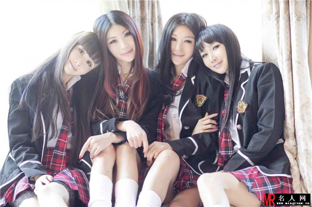 G奶军团风花月雪性感写真 学生装爆乳诱人(1)