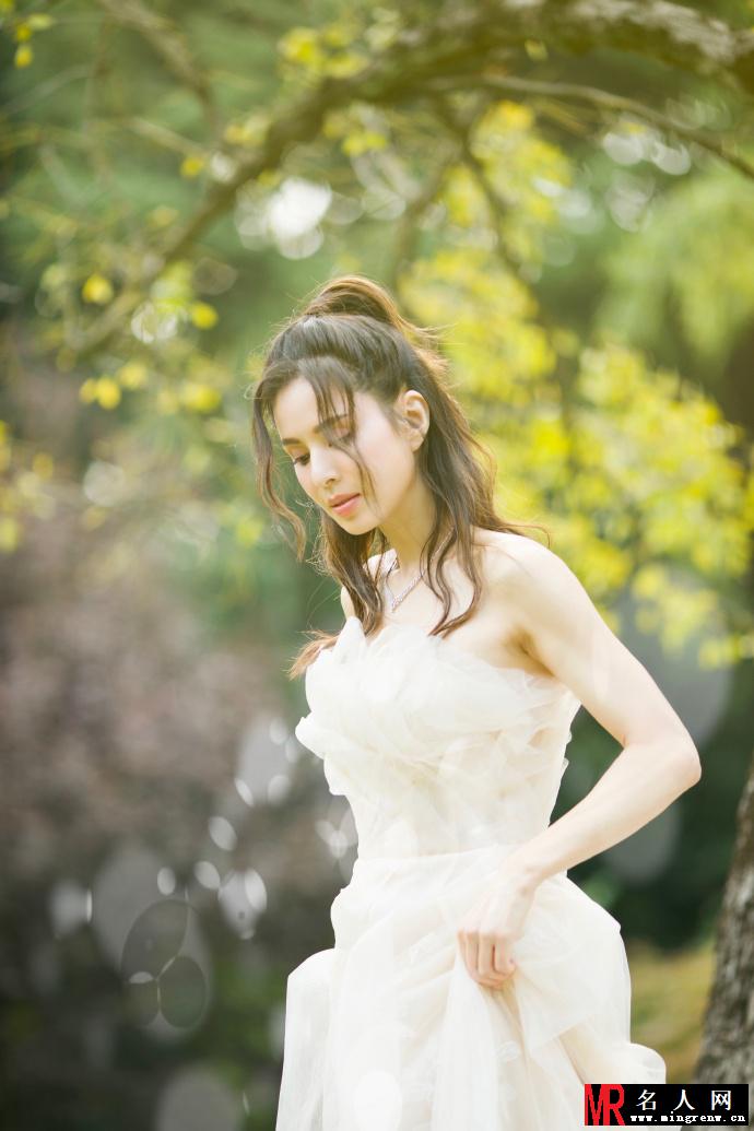 李若彤婚纱造型写真唯美浪漫(1)