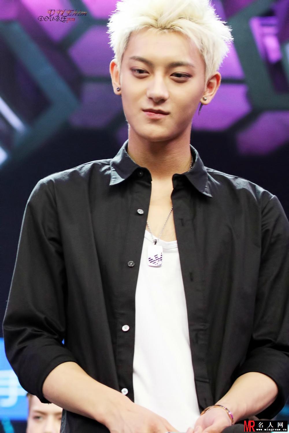 2014年6月EXO中国快乐大本营录制现场黄子韬图片帅气时尚(1)