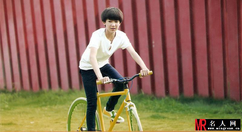 TFBOYS王源生活照 笑容甜美样子乖巧可爱(1)
