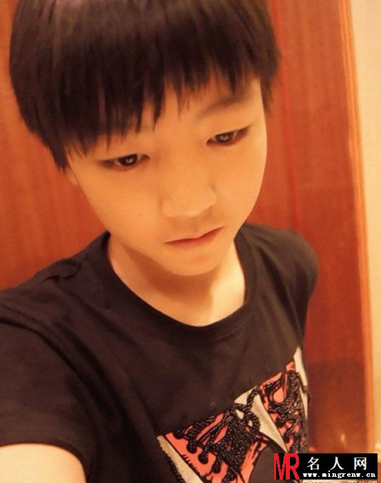 TFBOYS王俊凯2013年青涩生活照集(1)