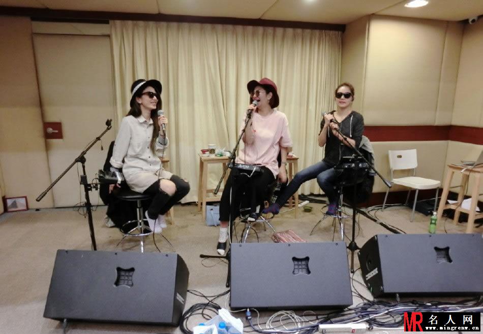 女子天团SHE演唱会练歌 Hebe自爆幸福死了(1)