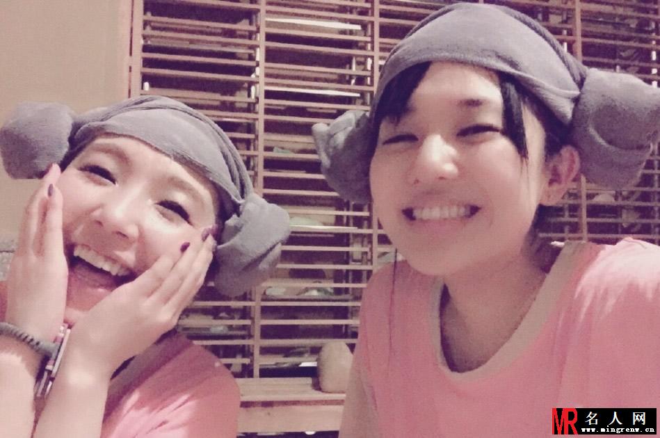 女神苍井空会众闺蜜开睡衣大趴 可爱迷人(1)