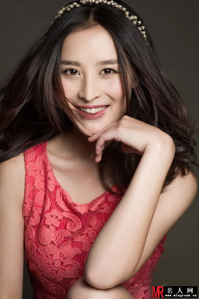 汤晶晶清纯写真曝光 甜美笑容温婉迷人(1)