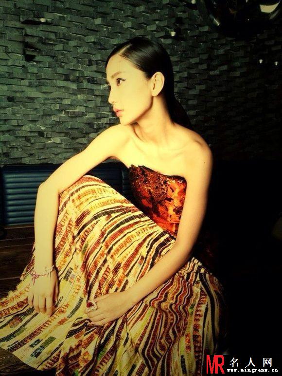 Angelababy美艳登Vogue 感谢黄晓明给自己自由(1)