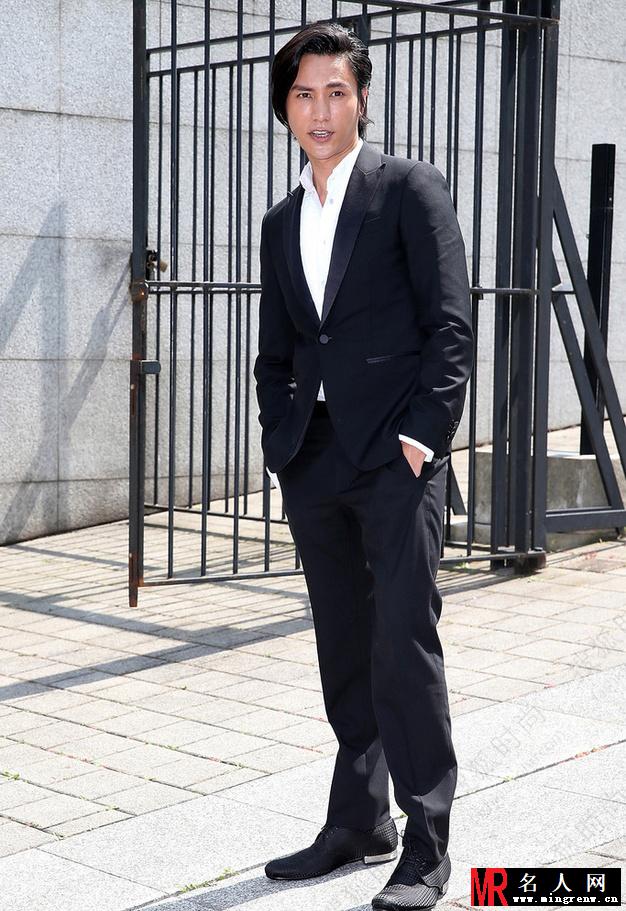 巴黎男装周五大男神 周渝民绅士坐镇(1)