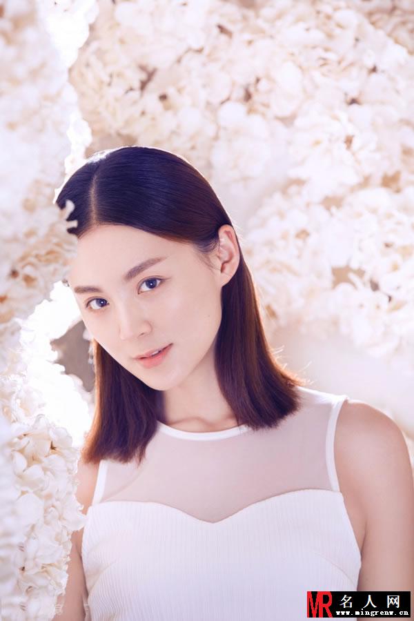 毛林林素颜唯美写真 白色透视裙彰显清纯(1)