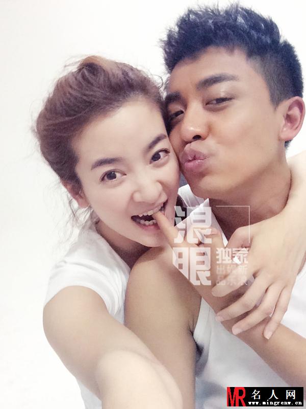 李佳航李晟恋情曝光 亲密咬指私房照(1)