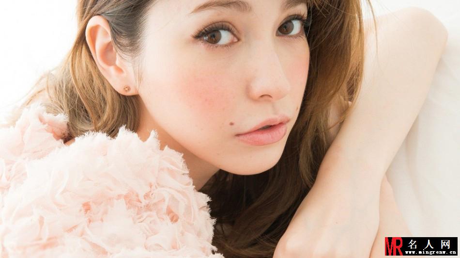 藤井莉娜解约VIVI 泪洒发布会(1)