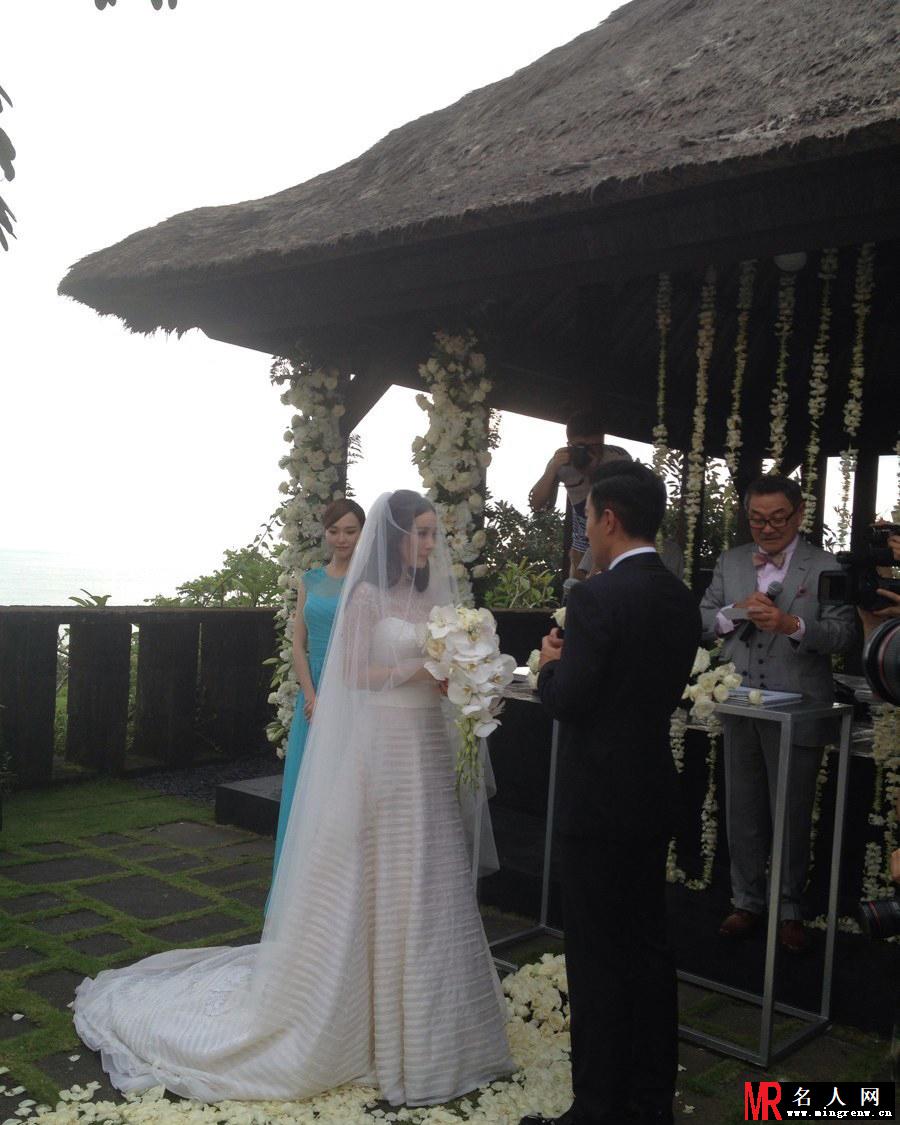 杨幂刘恺威婚礼现场直击 唯美婚纱照曝光(1)