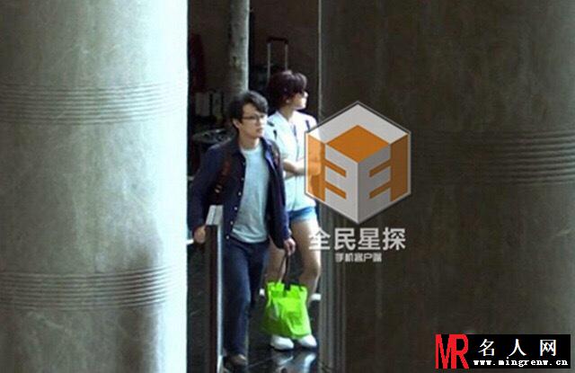 陈晓陈妍希恋情曝光 三地幽会情意绵绵(1)