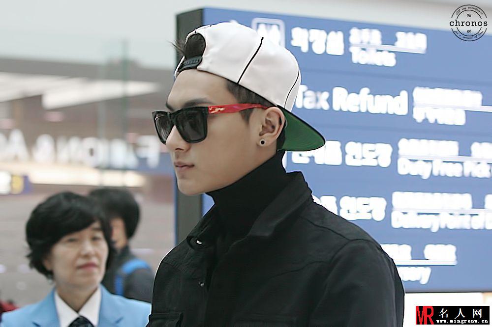 2014年10月EXO韩国仁川飞上海机场帅气写真黄子韬图片写真(1)