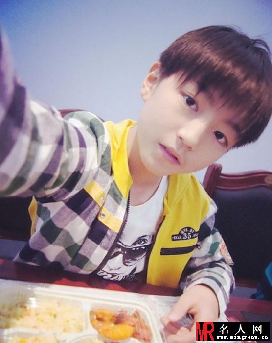 TFBOYS王俊凯2013年青涩生活照集(1)