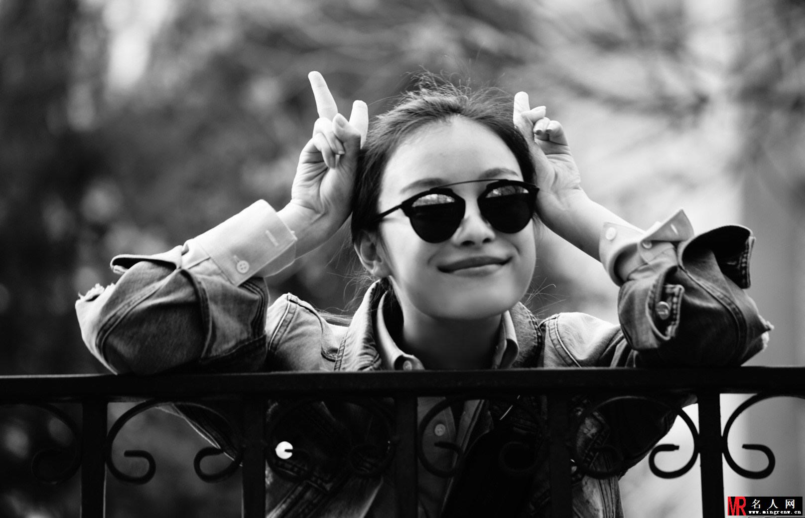 倪妮春日街拍灵动活跃 纯净美好宛如处子(1)