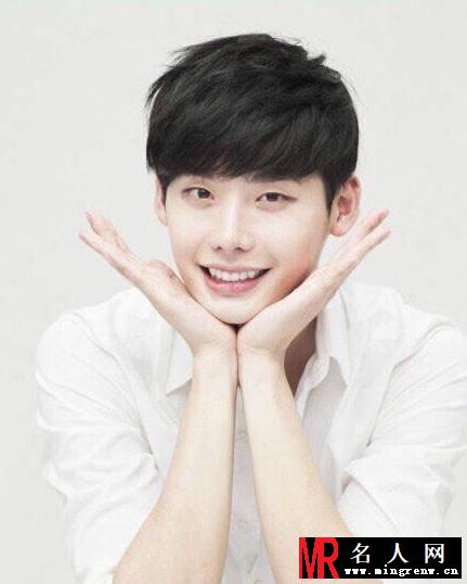 韩星李钟硕白衬衫可爱9连拍 感觉萌萌哒(1)