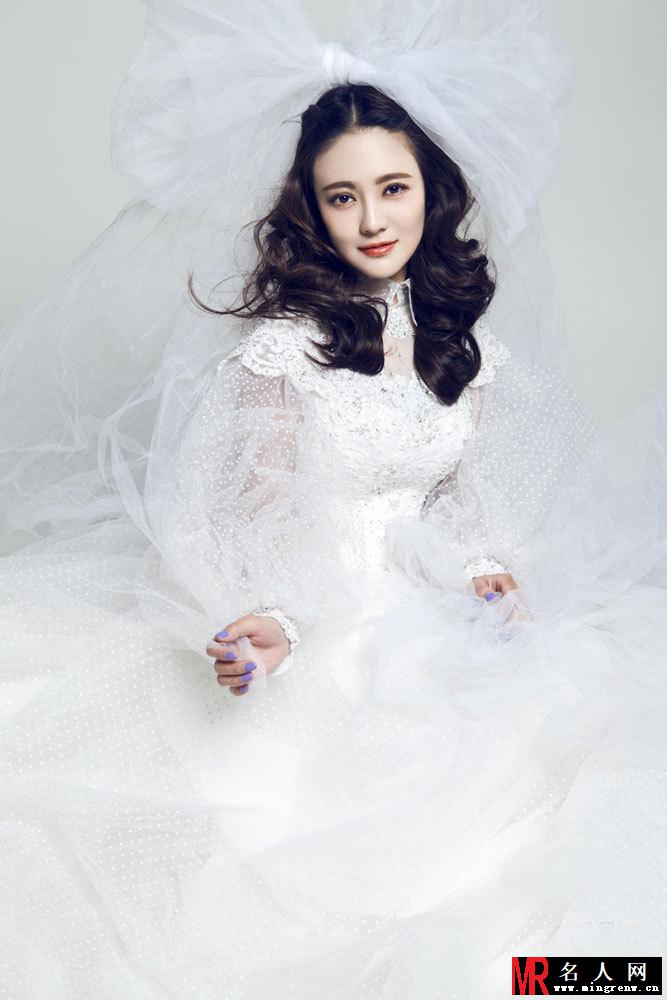 樊蕊曝时尚婚纱写真 演绎纯美优雅气质女神(1)