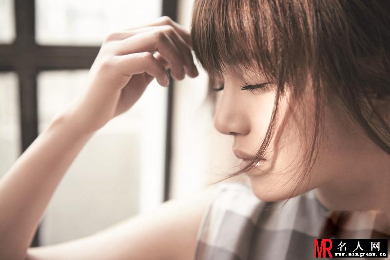 陈妍希回归文艺女神 新写真清新动人(1)