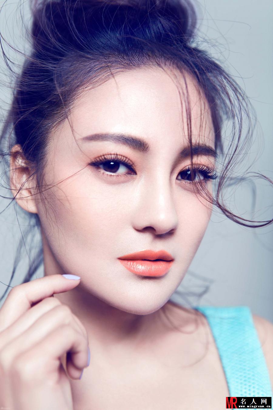 樊蕊最新气质大片 尽显清爽纯美(1)