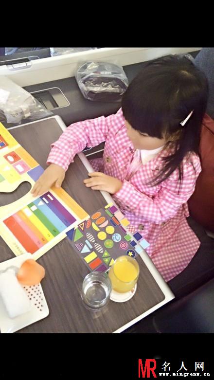 王诗龄纽约行 小甜妞变身小女王萌翻全场(1)