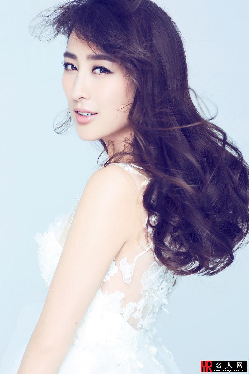 马苏最新婚纱唯美大片 演绎温婉梦幻新娘(1)