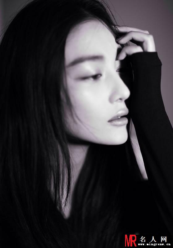 张馨予曝光一组黑白写真 清新可爱甜美迷人(1)