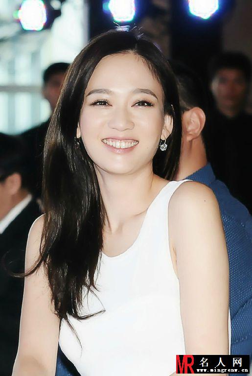 陈乔恩黄晓明等亮相苏宁环球投资控股泓霆影业签约现场(1)