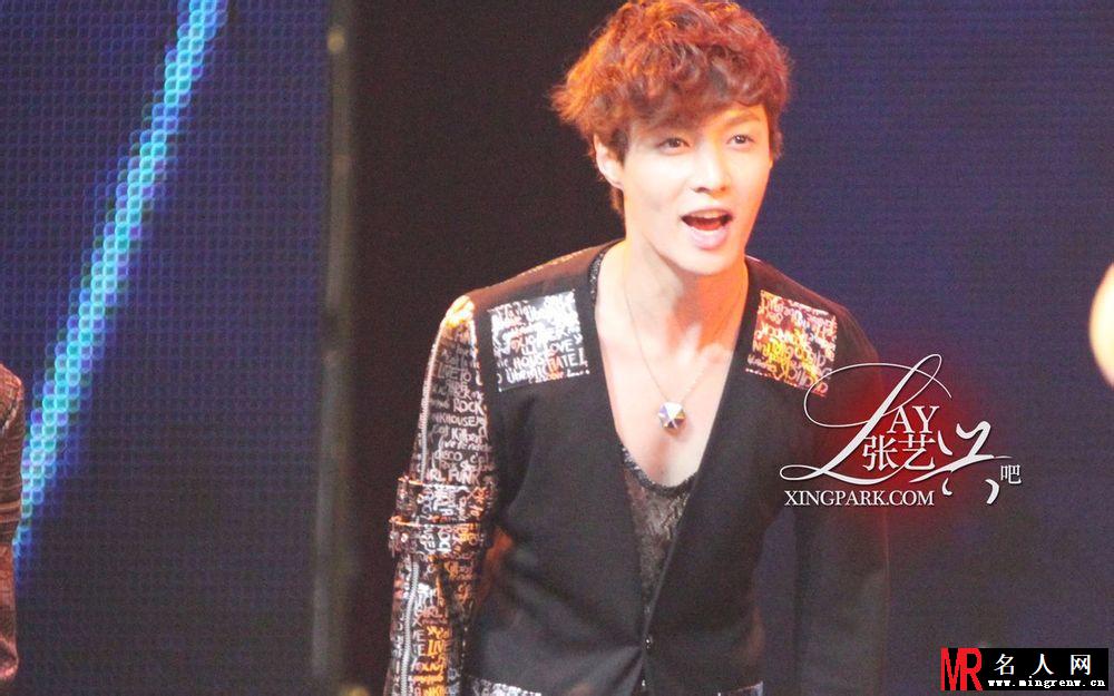 EXO张艺兴2012年亮相天津卫视音乐high客 粉丝激动尖叫(1)