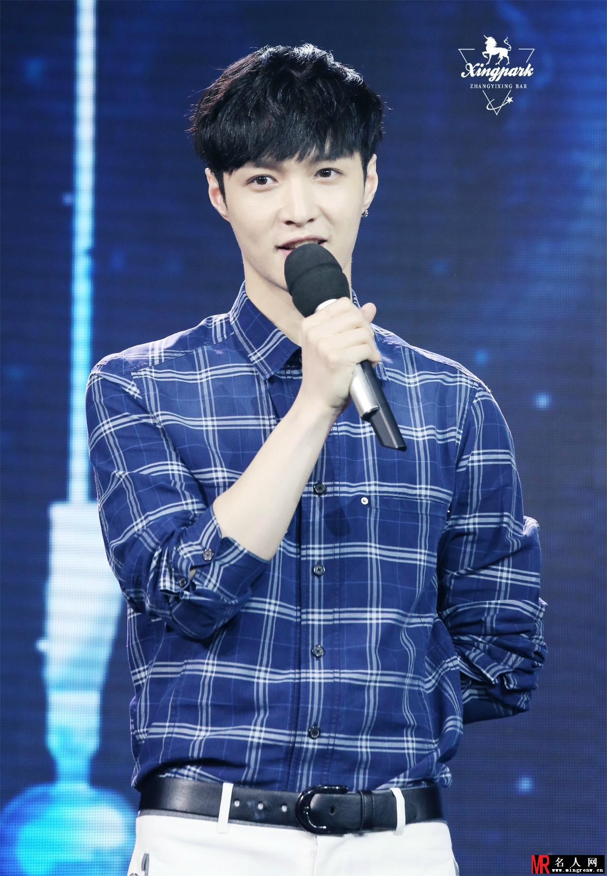 EXO张艺兴2014年阳光帅气亮相音乐榜中榜(1)