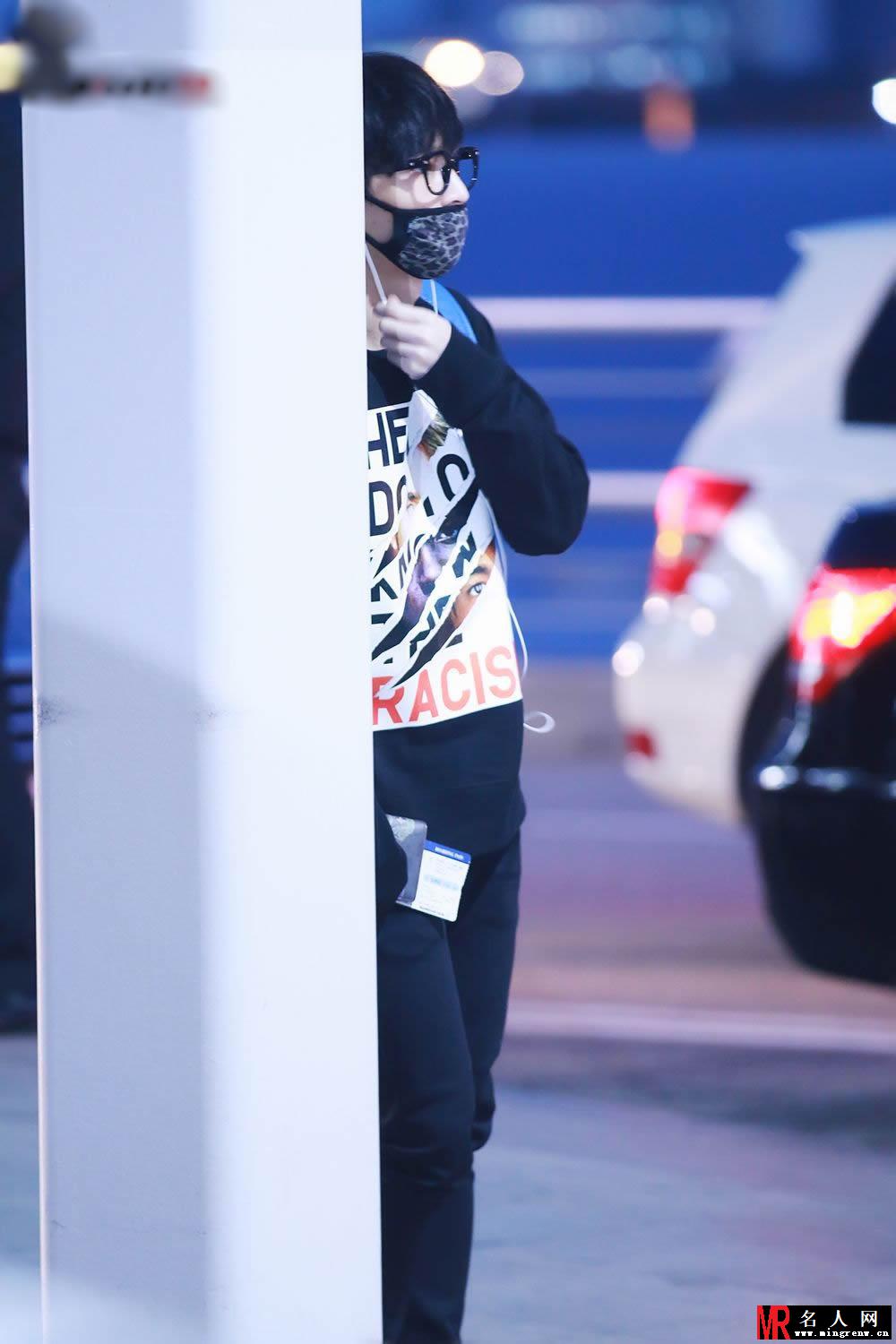 EXO张艺兴2014年11月机场写真 飞往日本可爱呆萌(1)