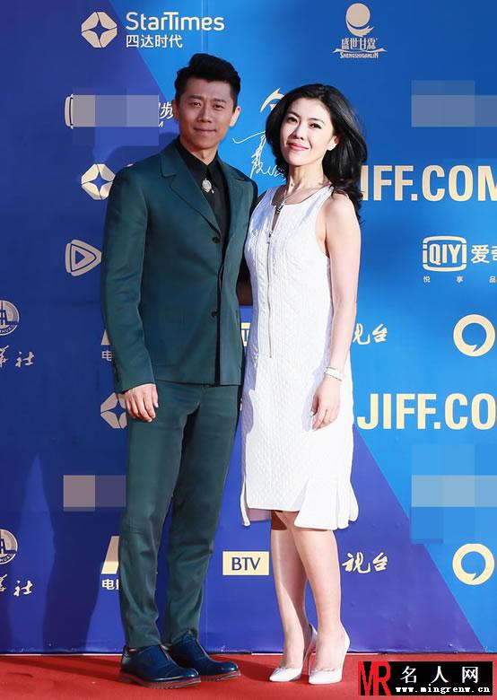 北京国际电影节闭幕红毯集锦 李玟爆乳展火辣曲线(1)