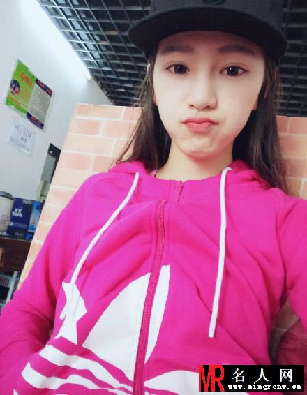 武大校花大pk 黄灿灿吴倩王維琳李莎旻子美照集合(1)