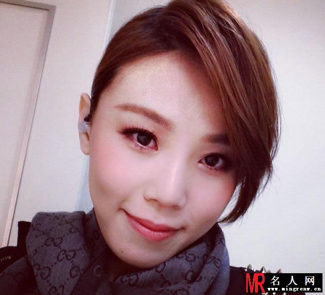 《我是歌手3》李佳薇踢馆失败 美艳生活照获网友点赞(1)