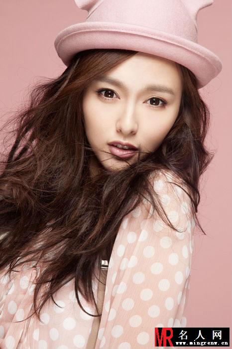 唐嫣2013年单曲《糖心》写真 粉系小公主装俏皮可爱(1)
