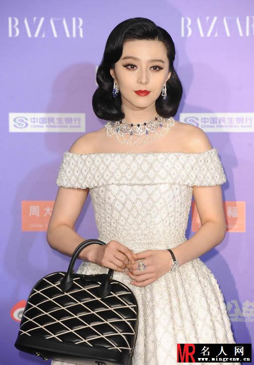 2014时尚芭莎慈善夜 范冰冰复古美艳造型(1)