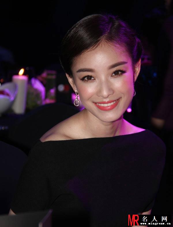 倪妮2013活动大图集第三弹 透明纱裙大秀性感长腿(1)