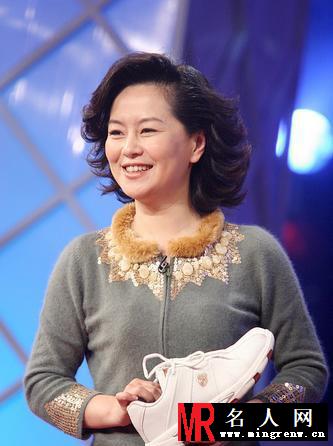 央视名嘴鞠萍罕见旧照曝光 清秀俊俏惹人怜(1)