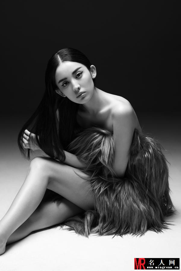 娜扎冷艳写真 紧身黑裙展S曲线(1)