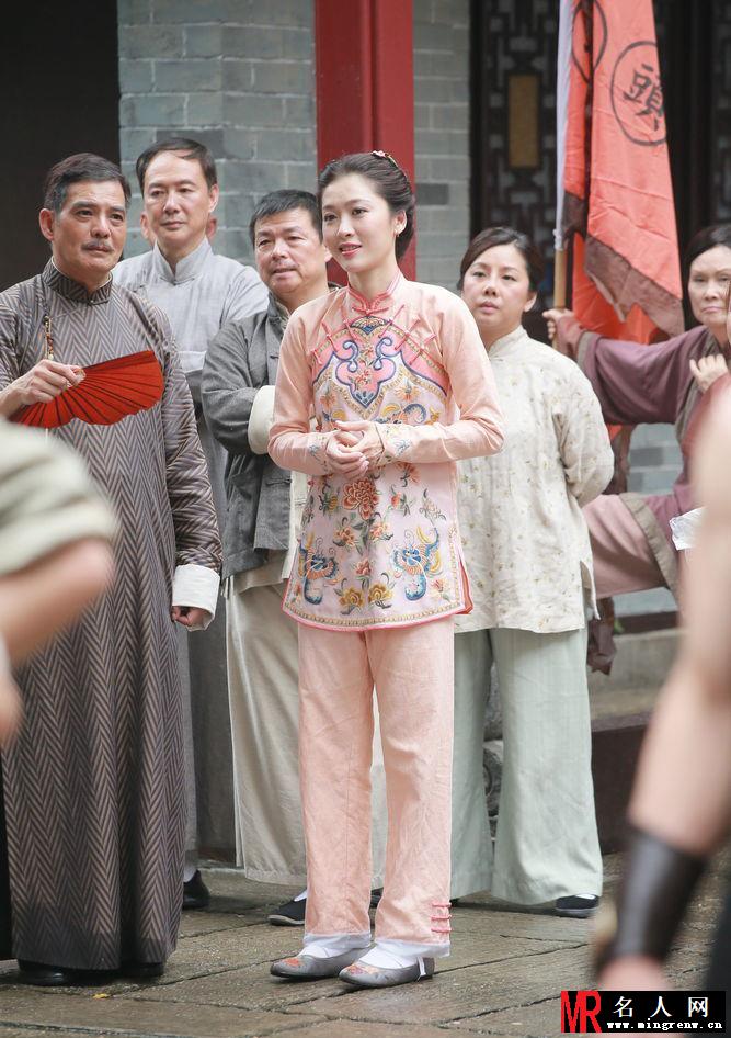流氓皇帝新剧开拍 周丽淇马国明上演恩爱夫妻(1)