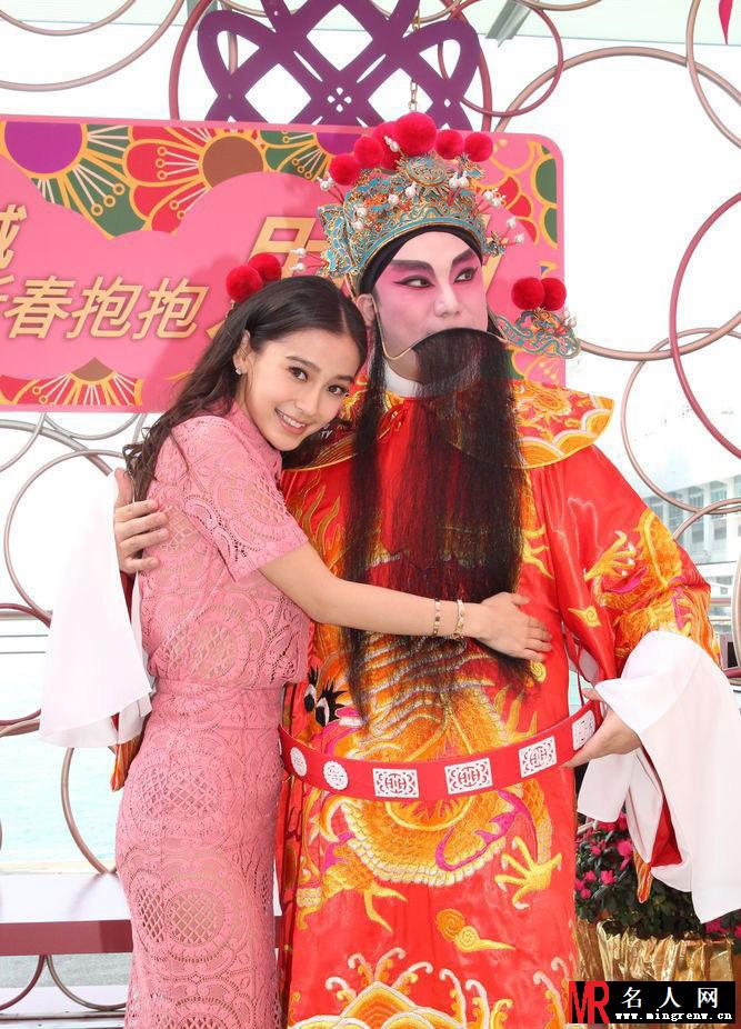 Angelababy着透视裙现身 内裤隐现显性感(1)