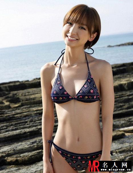 筱田麻里子夏日清凉写真 性感蛮腰惹疯狂(1)
