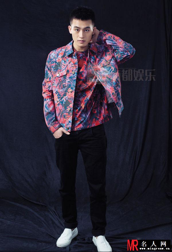 欧豪杨洋登《南都娱乐周刊》 鲜肉大PK(1)