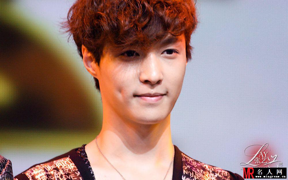 EXO张艺兴2012年亮相天津卫视音乐high客 粉丝激动尖叫(1)