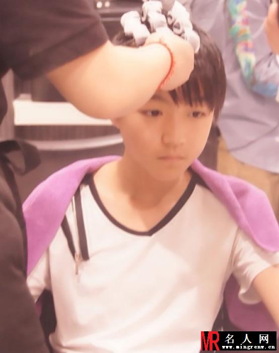 TFBOYS王俊凯2013年青涩生活照集(1)
