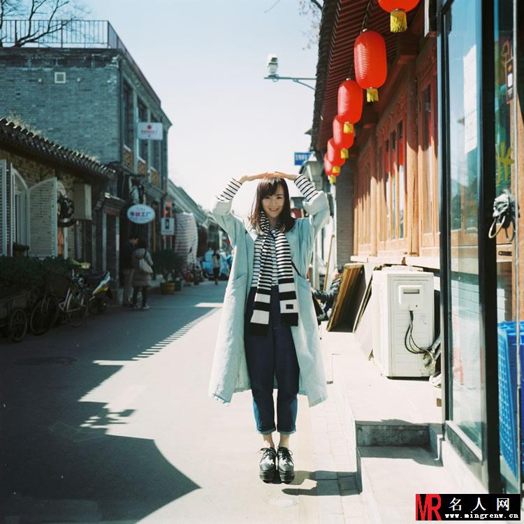 李依纯清纯素颜写真 获封最美校花(1)