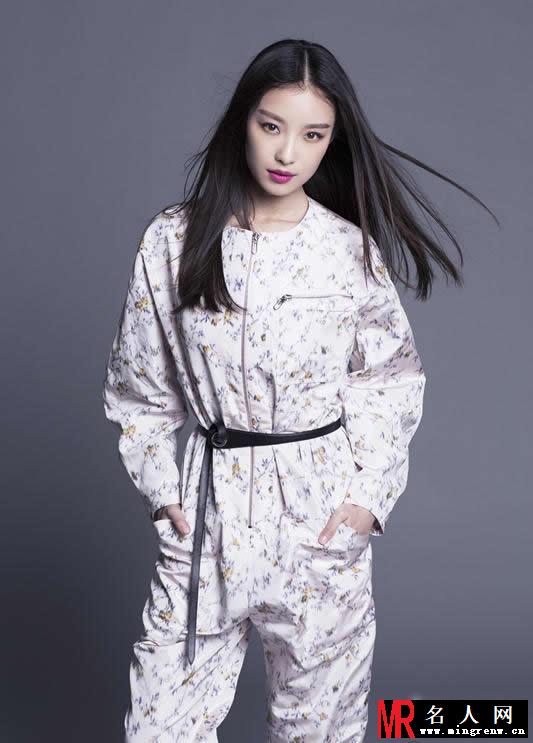 倪妮性感高冷登封面 尝试另类风格(1)
